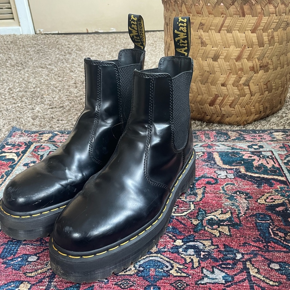 DR MARTENS PLATFORM CHELSEA BOOT